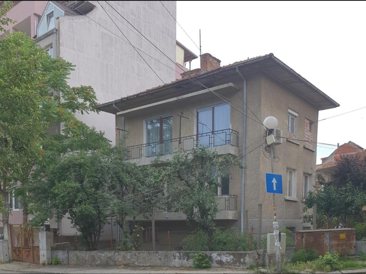 Sunny Apartment บลาโกเอฟกราด ภายนอก รูปภาพ